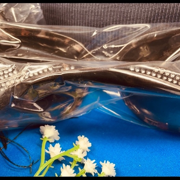 Women’s Bling Fashion Sunglasses NWT - Picture 3 of 3